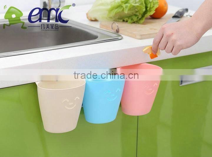 Door type plastic storage barrels, with handle