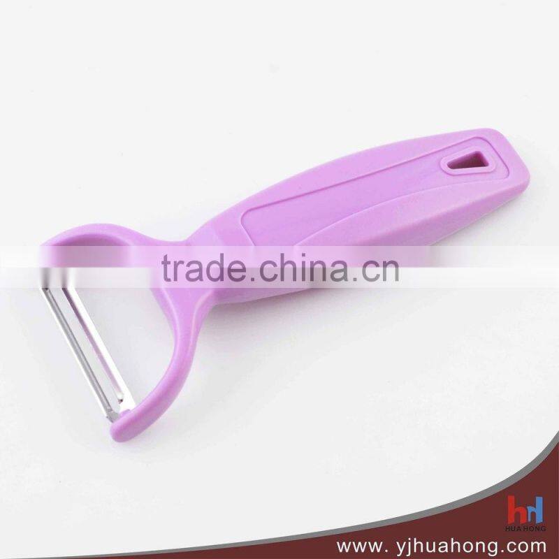 Comfortable and durable stainless steel blade vegetable peeler (HPL-17A)