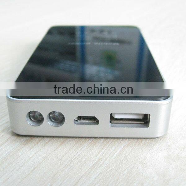 OEM High capacity mini mobile power bank with two LED flashlight+Digital Display screen Power Indicator design ,PB010