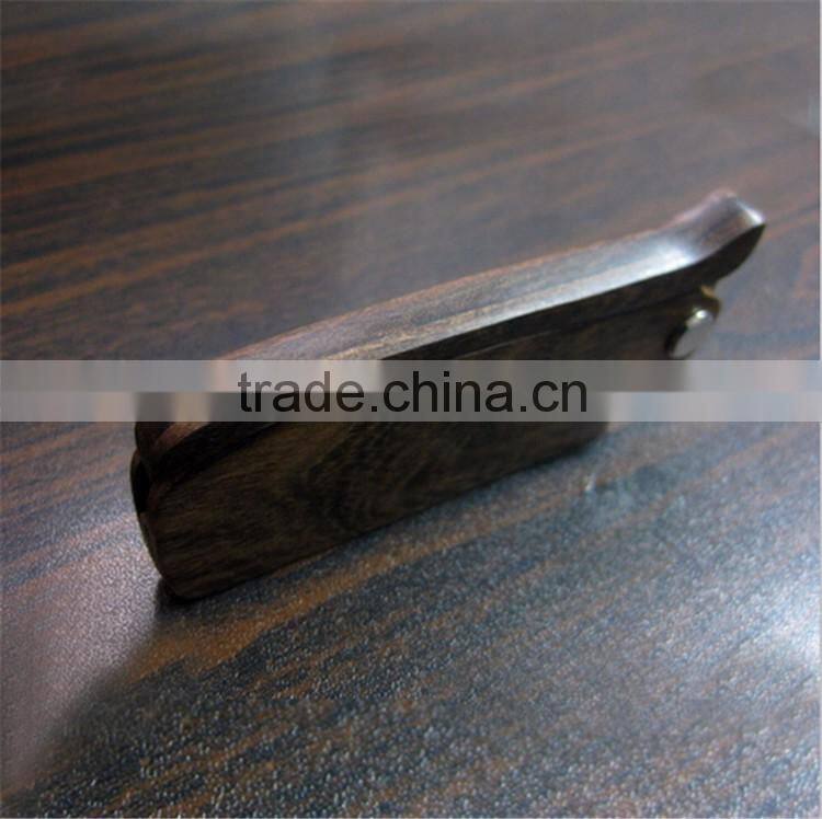 highlighting moustache and beard folding comb