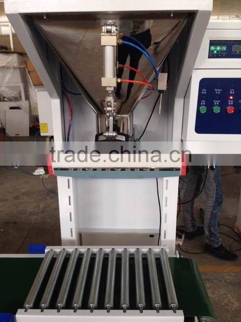 Automatic pellet filling and packing machine
