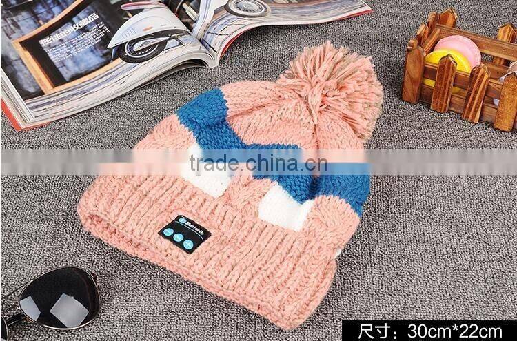 Fasion Style Bluetooth Knitted Hat Smart Wireless Bluetooth Winter Hat Plus Thick Velvet Winter Bluetooth Winter Lady Hat