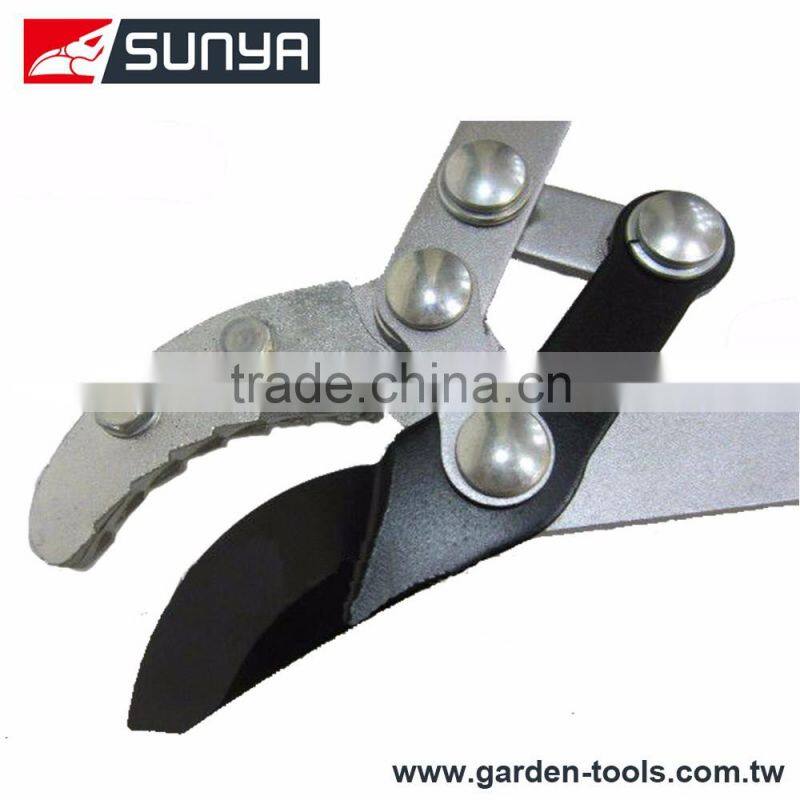 Garden extendable anvil leverage lopper