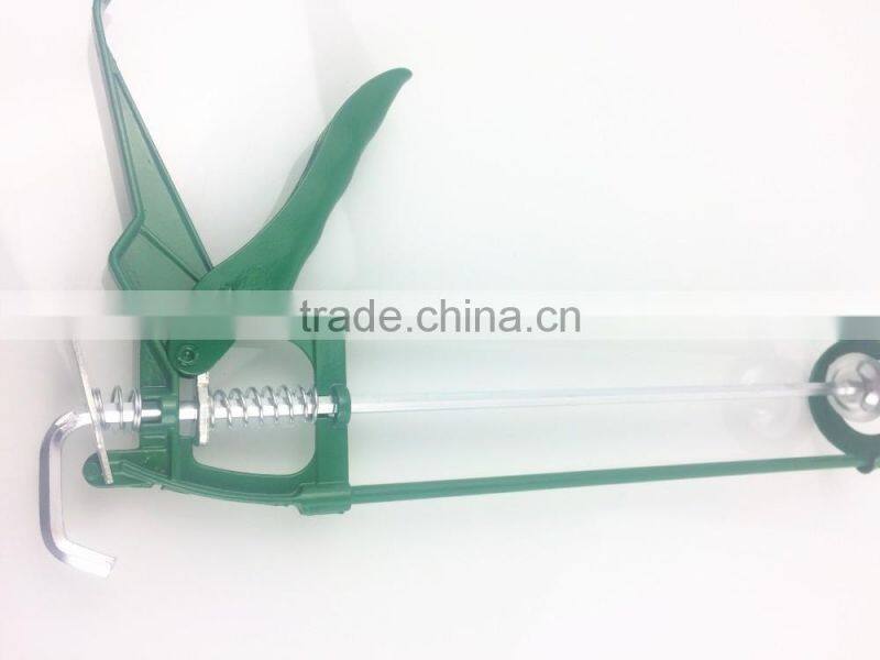 BERRYLION low price light duty caulking gun for sale