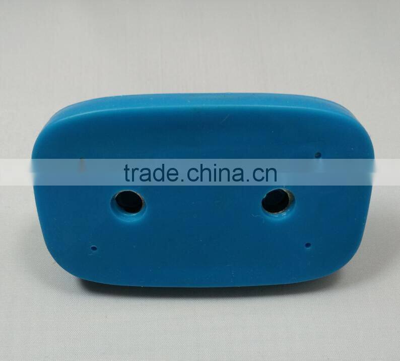 keep cables on the table