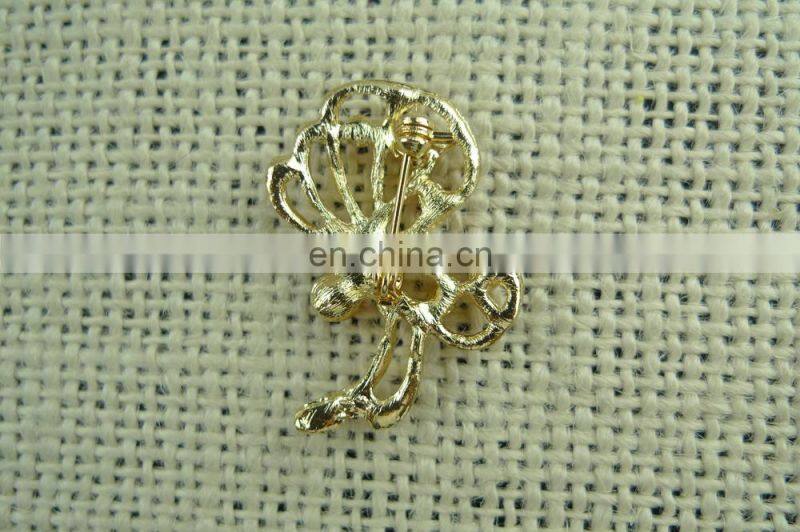 Cheap wholesale rhinestones brooch for wedding invitations