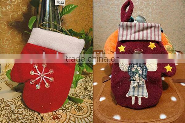 plush christmas gloves