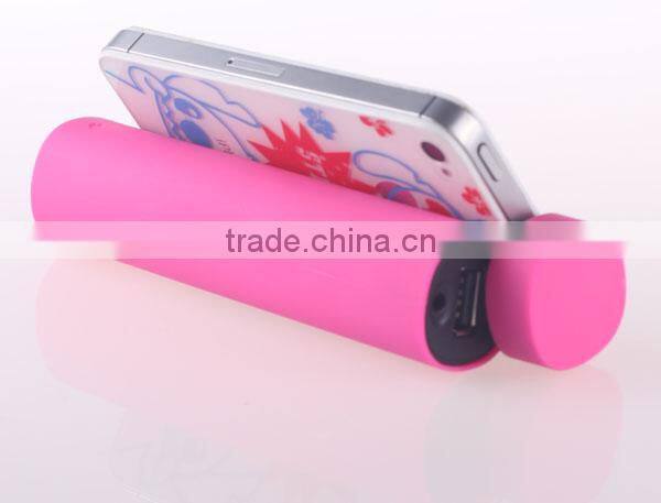 Mini portable cylinder 2600mah power bank, mobile phone holder power bank with suction