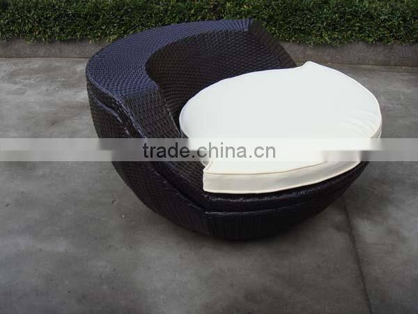 Outdoor Round Shape Stackable Wicker Sofa Set
