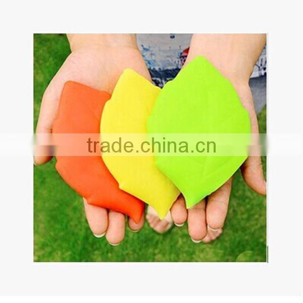 2017 wholesale leaf shape silicone cup/pocket cup /silicone collapsable cup