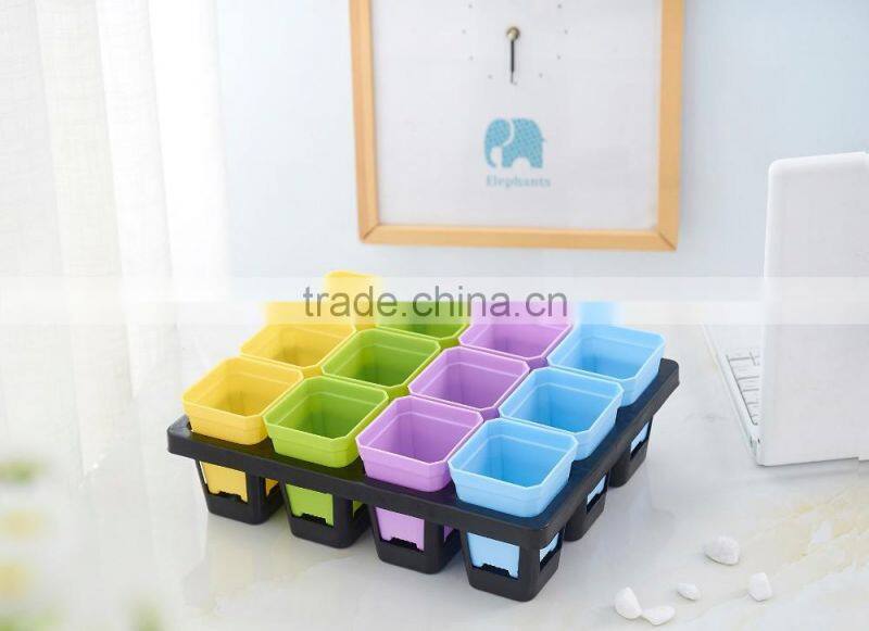 Plastic Flower Pot Rack -12 Grid