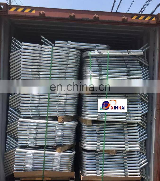 Welded fixed feet crowd control barrier steel crush barrier temporary fence
