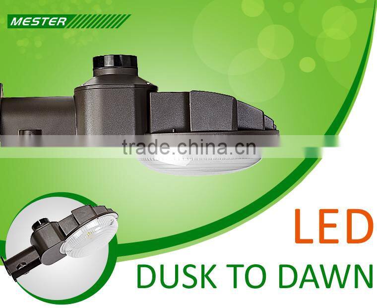 UL DLC 70W 6700lm outdoor LED Dusk to Dawn street light with photocell
