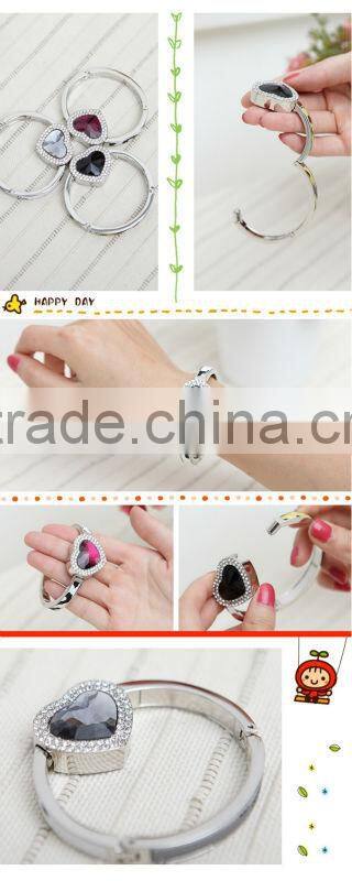 diamond metal folding bag holder