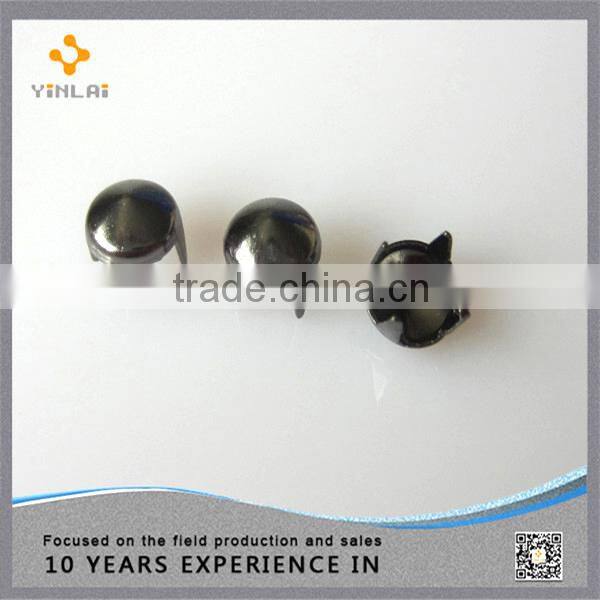 Metal 4 prongs nailhead studs