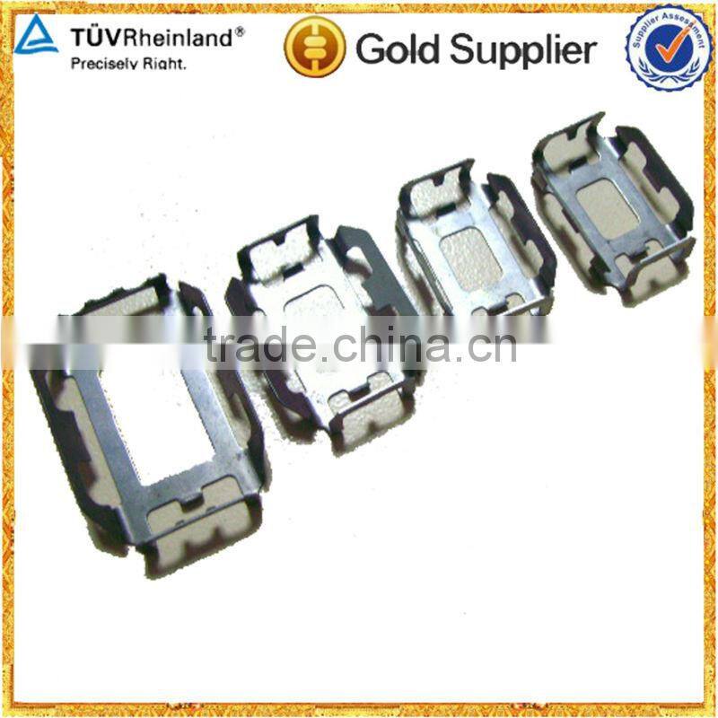 Metal logo mark for handbags