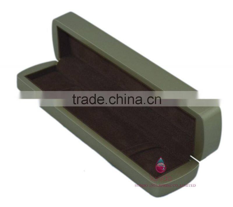 luxury golden packaging box for bracelet