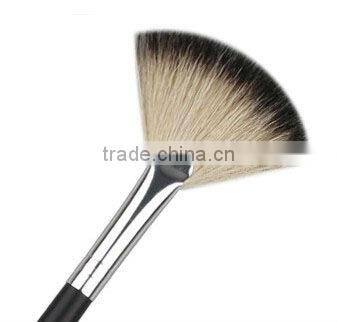 Beautiful fan brush ,OEM ,ODM are welcome