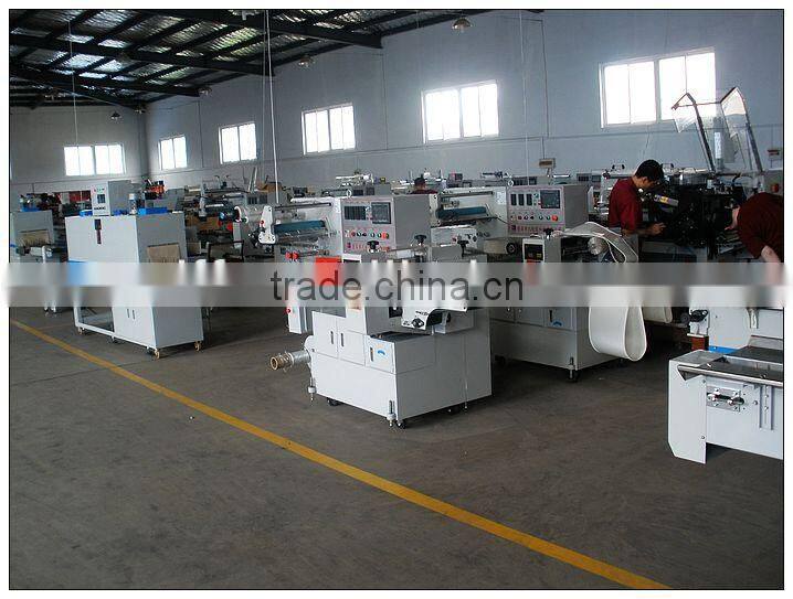 Automatic envelope type biscuit/ cookies tray-free packing/ wrapping machine