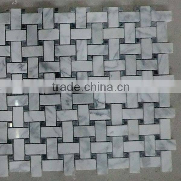 Mix pattern mosaic tile bathroom
