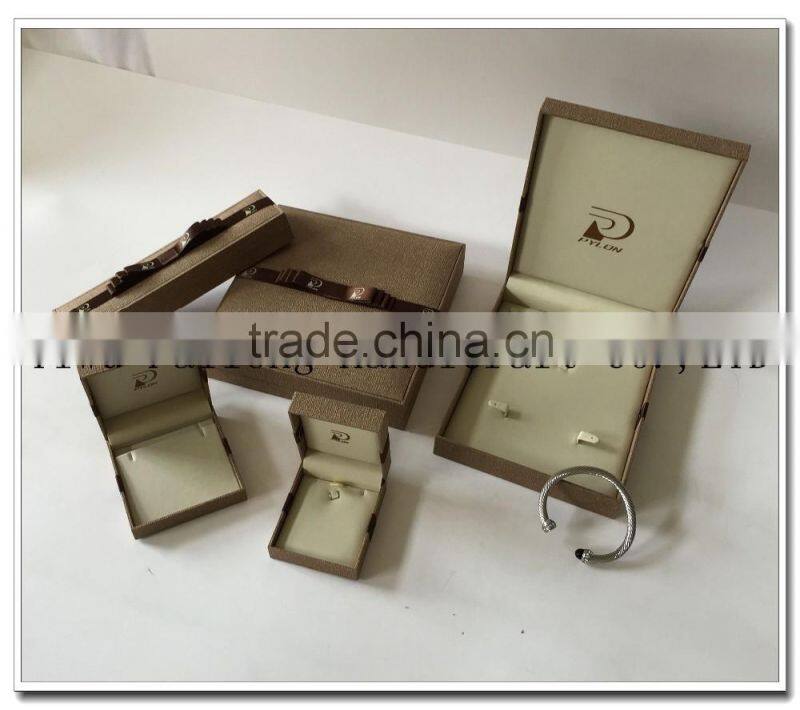 2016 popular plastic jewelry boxes manufacturer with high quality
