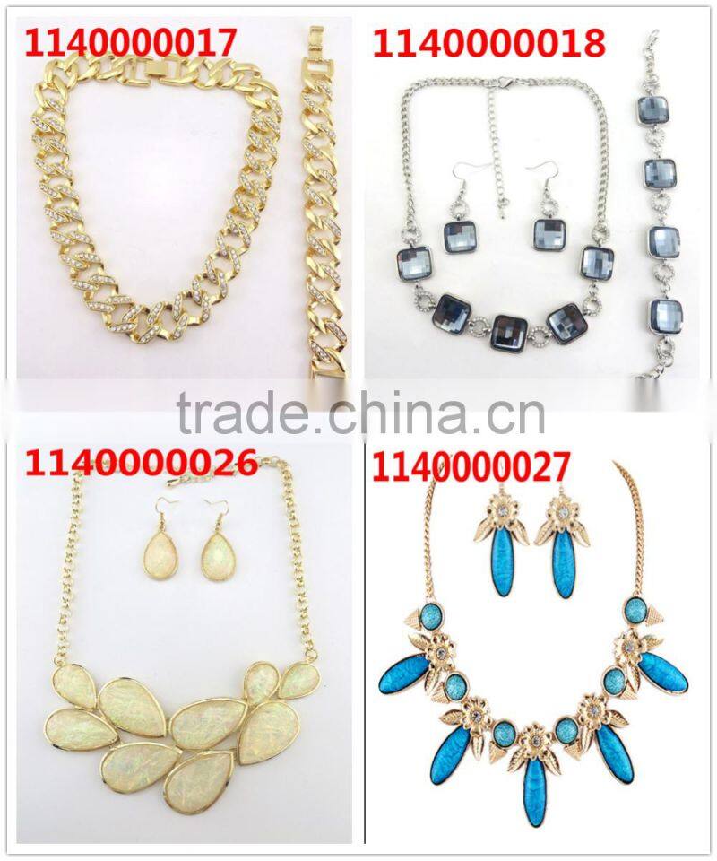 Spring style light weight gold necklace set