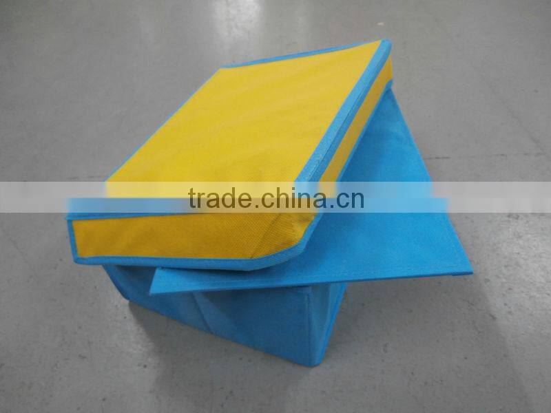 Fabric polyester toys storage box with lid covered pure color printing