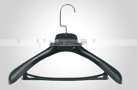 2016 Wholesale plastic hanger with logo with low cost