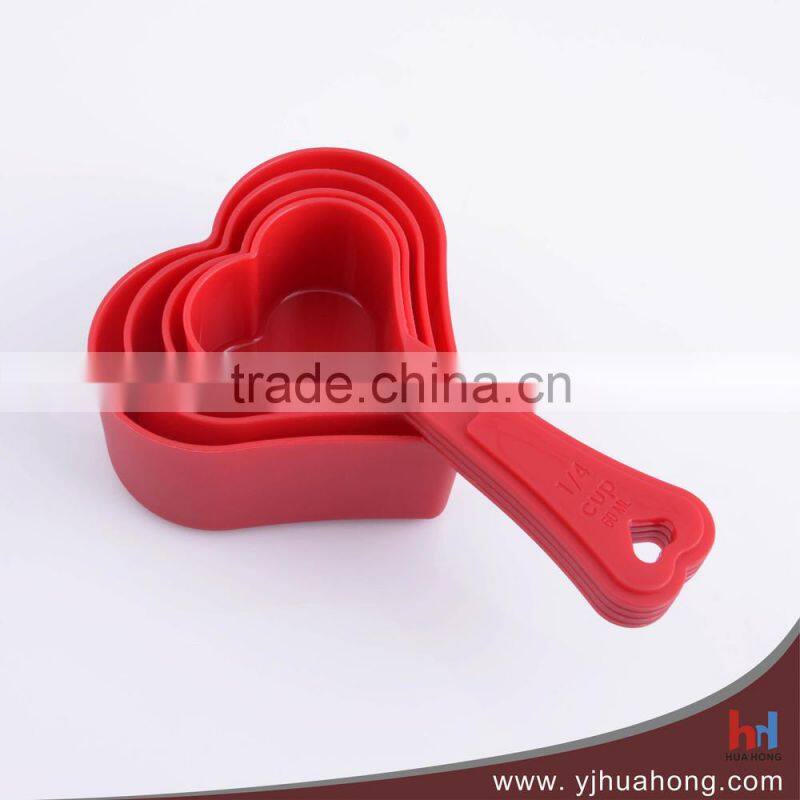 Heart-shaped 4pcs Plastic Measuring Cups