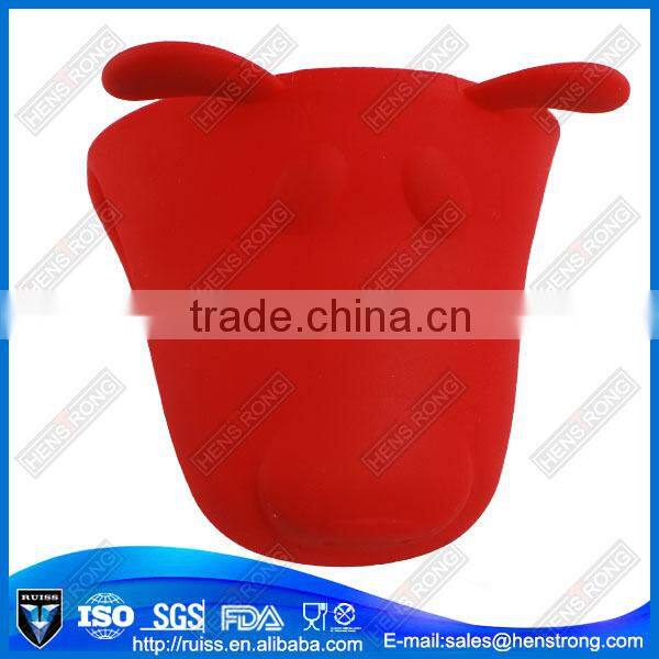 convenient to take stainless steel microwave heated gloves