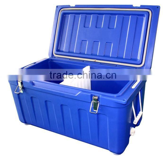 Rotomolded plastic box for cold, cool food