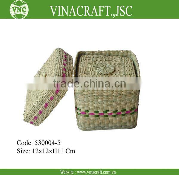 Seagrass storage baskets with lids