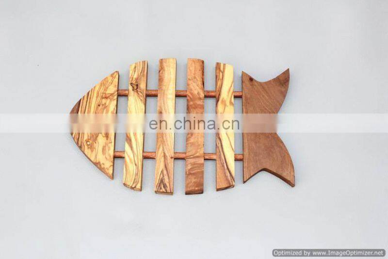 silver flower design trivet