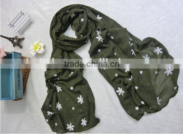 Wholesale Wide Flower Embroidery Cotton Ladies Fashion Scarf