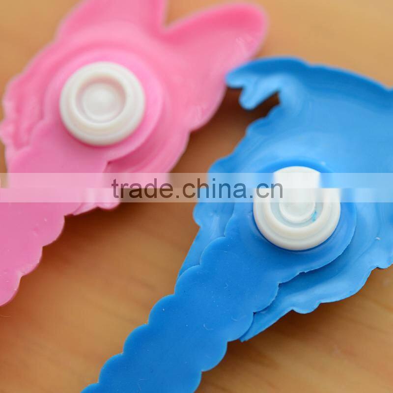 customized shape and logo soft pvc rubber plastic wind twisters