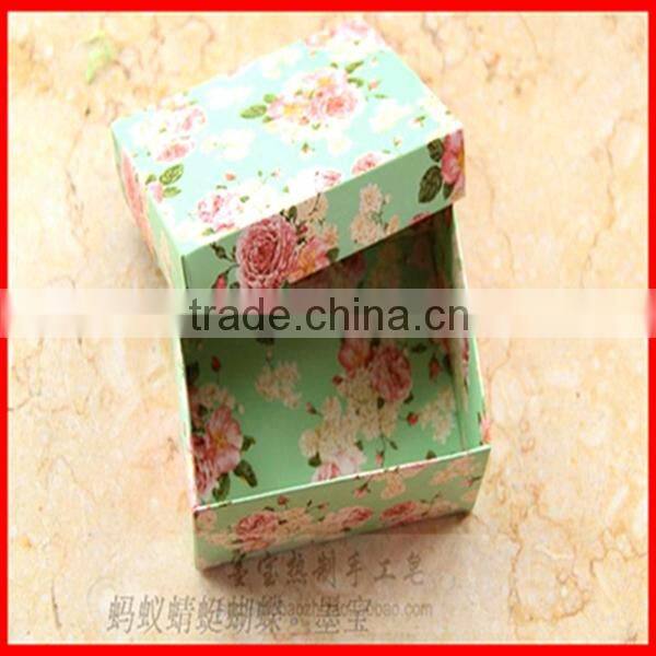 Wholesale - Romantic Lavender Paper Candy Boxes Purple Ribbon White Wedding Favors Party Gift Boxes Holders