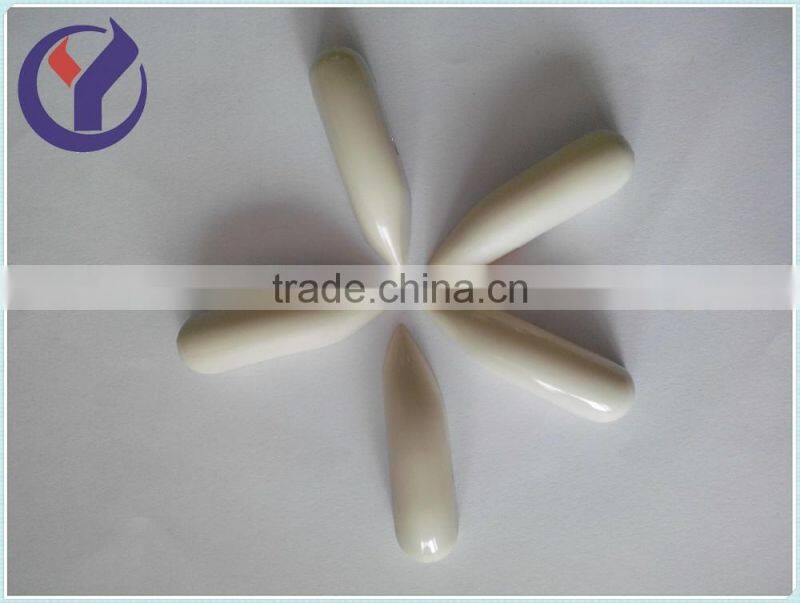 Plastic bobbin shuttle