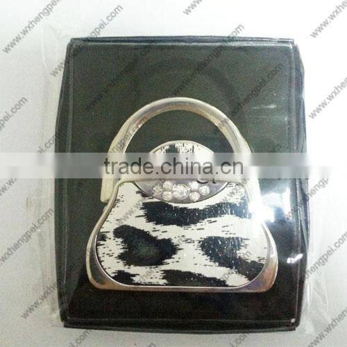 Black and white striped concise generous hanging buckle