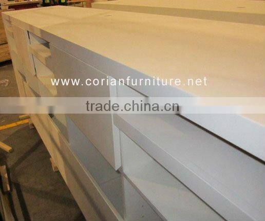 Hi Macs / Corian solid surface made center cashier desk for optical store design