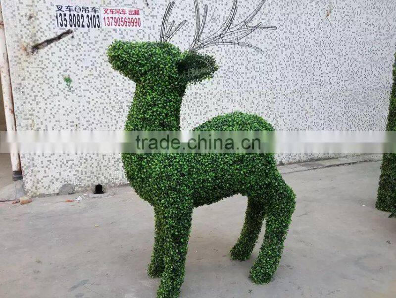 Imitation green sculptures