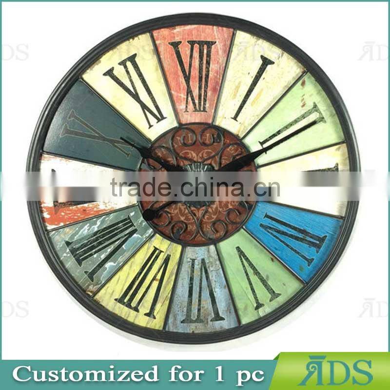 Classical wooden wall clock for home decoration