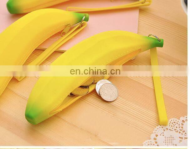 2017 Novelty Funny Silicone Portable Yellow Banana Coin Pencil Case Unique Purse Bag Wallet Pouch Keyring Hot Selling