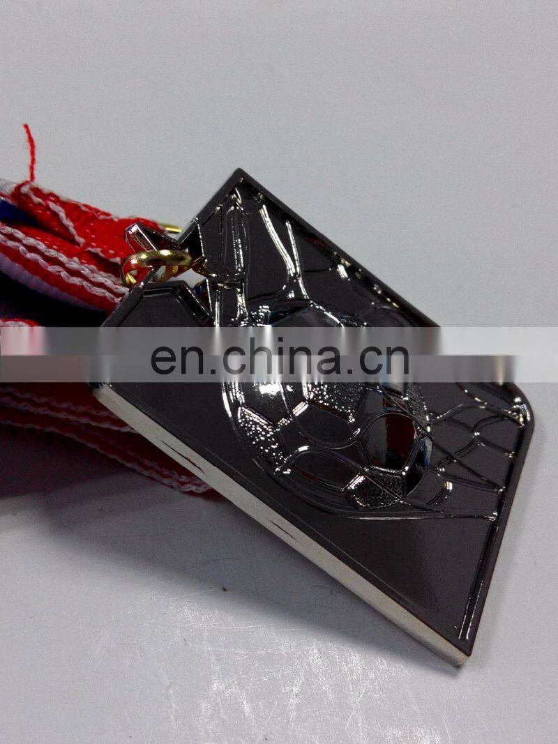 shiny silver plated custom medal for football sport event enbossed figures offered