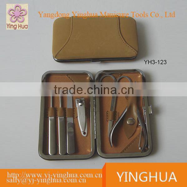 High quality cheap custom white travel manicure kit