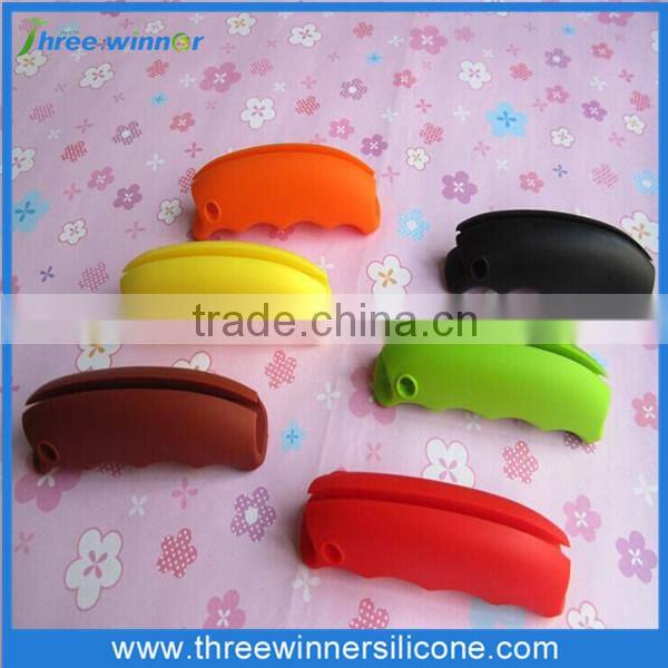 silicone bag holder carrying handle grip for trip