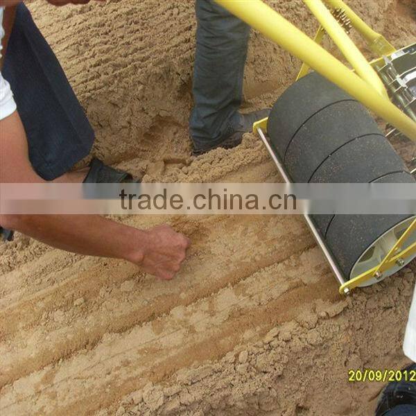 New design manual vegetable seeder