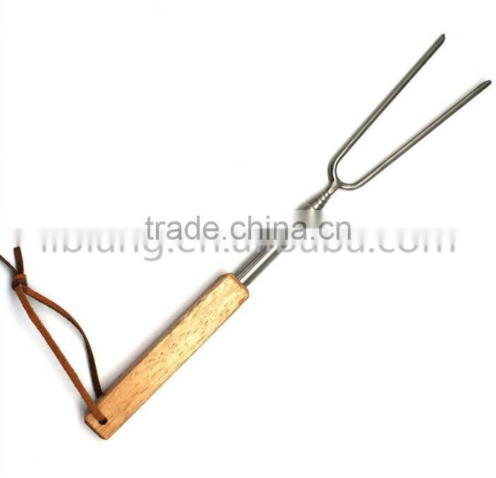 Hot sale telescopic bbq fork with wooden handle