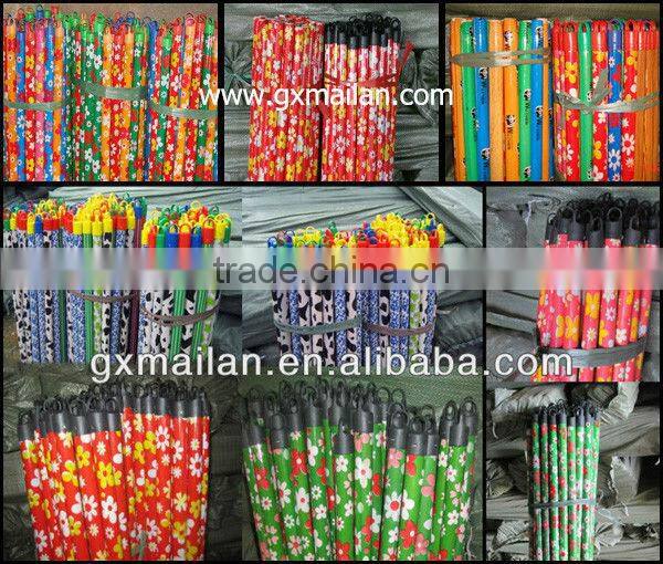 china manufacture pvc coated wooden broom handles made of hardwood
