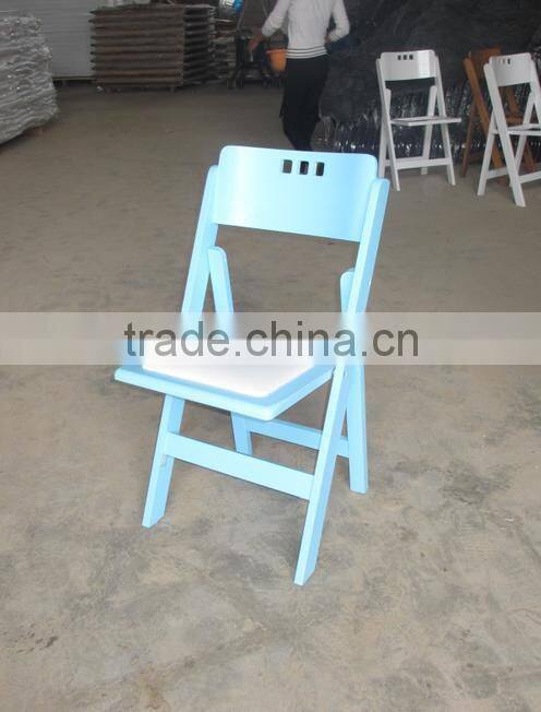beautiful and adorable wood folding chair for relaxation