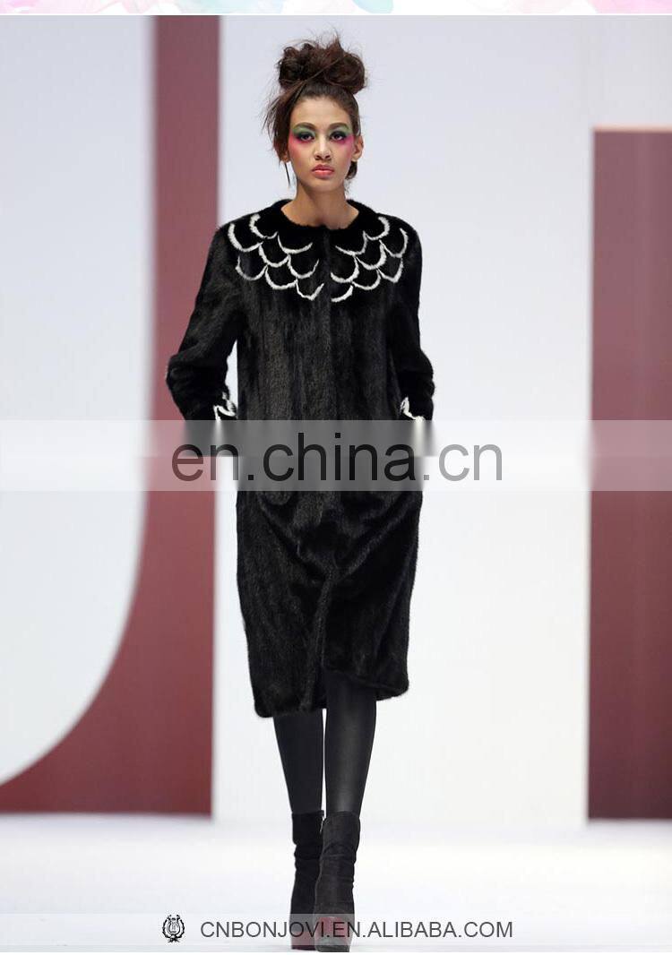 Luxury Mink Fur Overcoat Ladies Fur Dress Fly Wing Pattern Mink Fur Coat